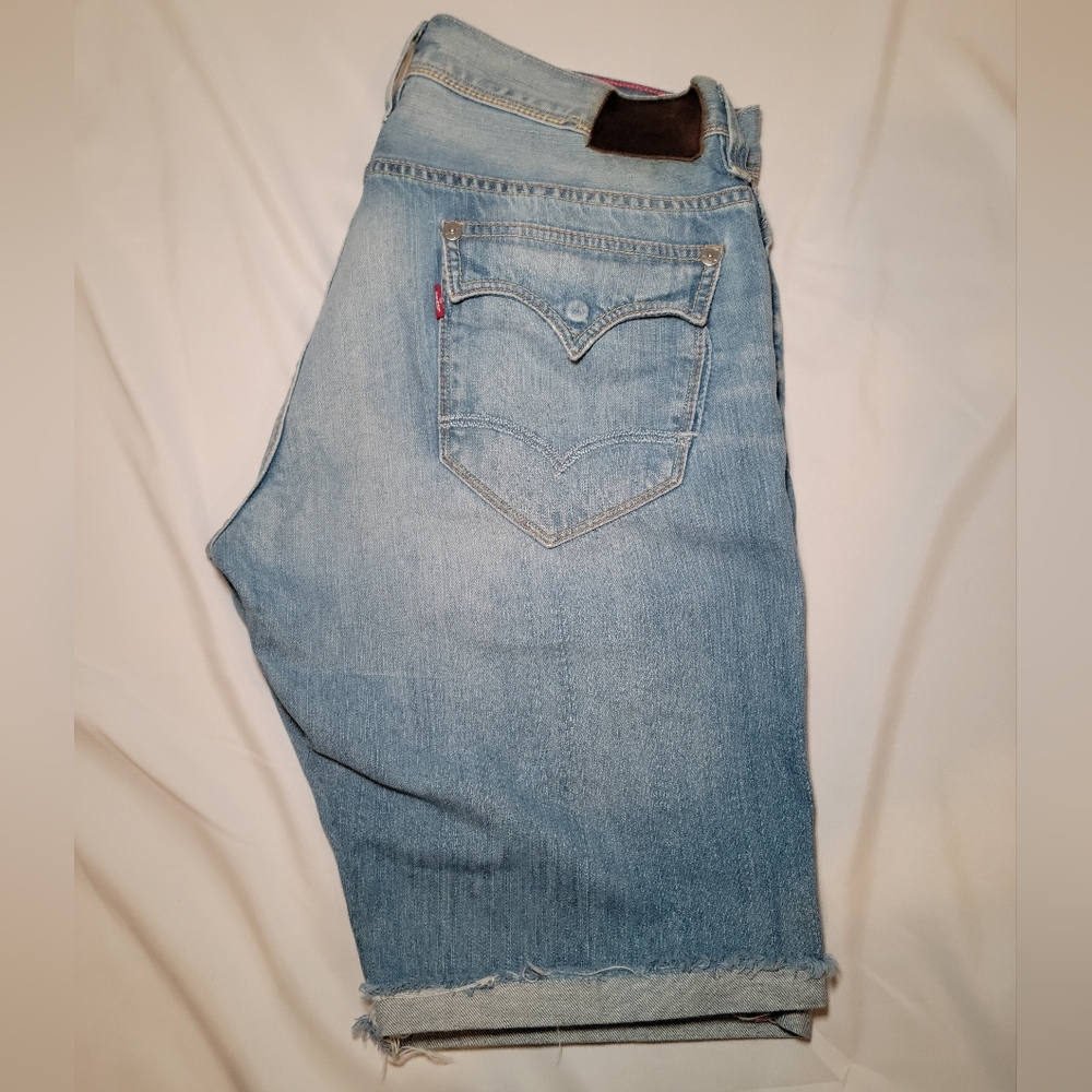 Men's Levi's Red jean shorts size W36